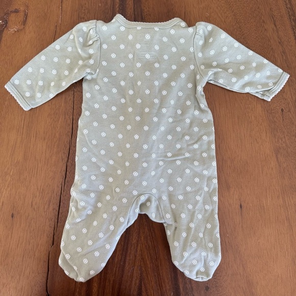 Carter’s Green Bunny Footed One Piece Pajama size 3M - Picture 2 of 3